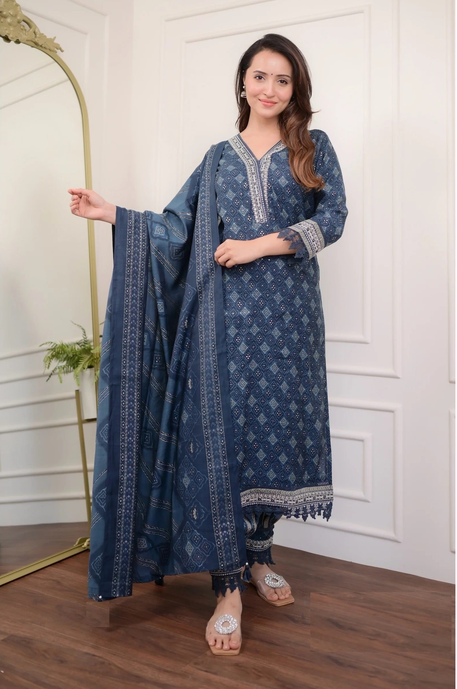 ALVAMI Women Viscose Kurta And Pant Set With Dupatta