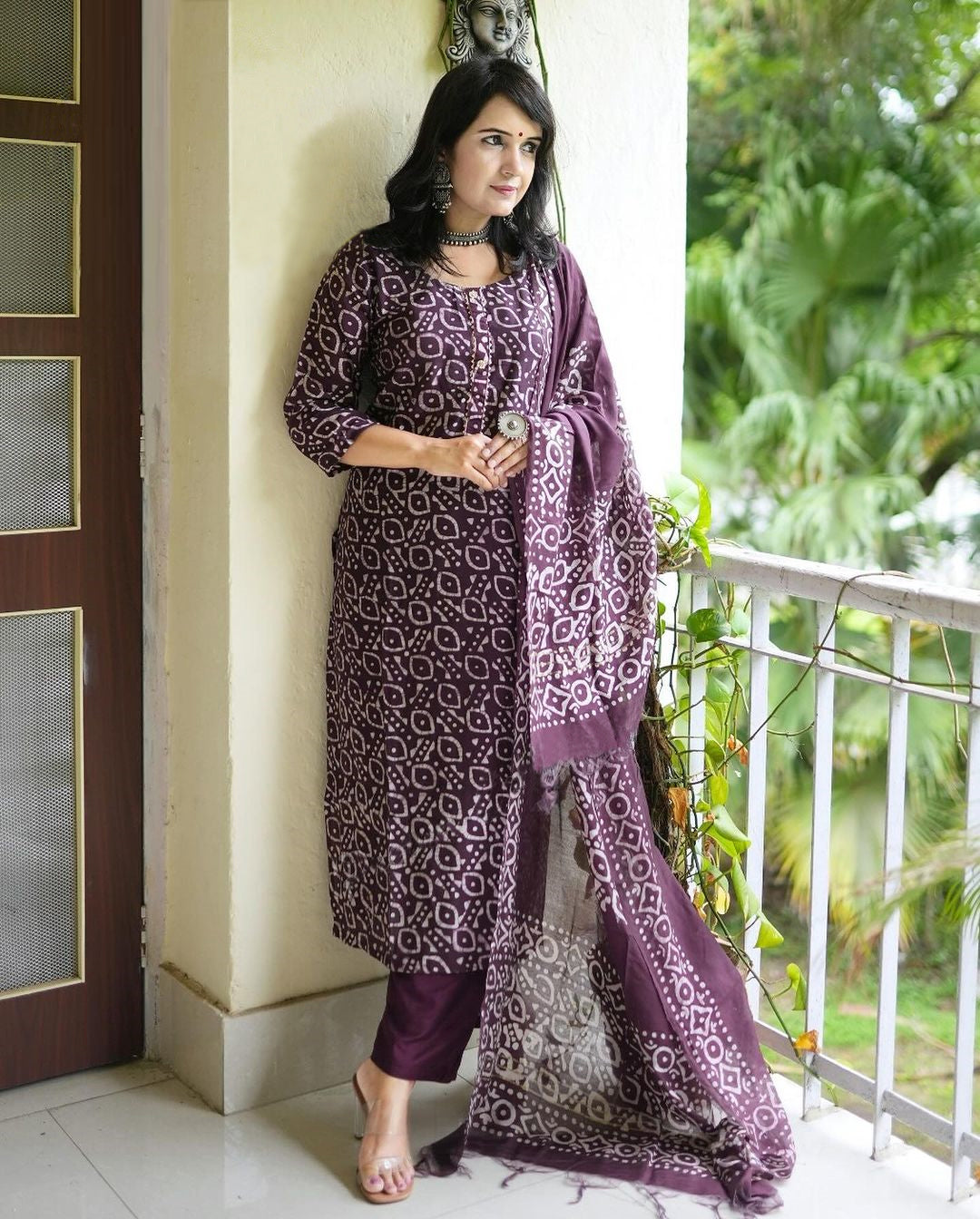 ALVAMI Women Viscose Printed Kurta And Pant Set With Dupatta