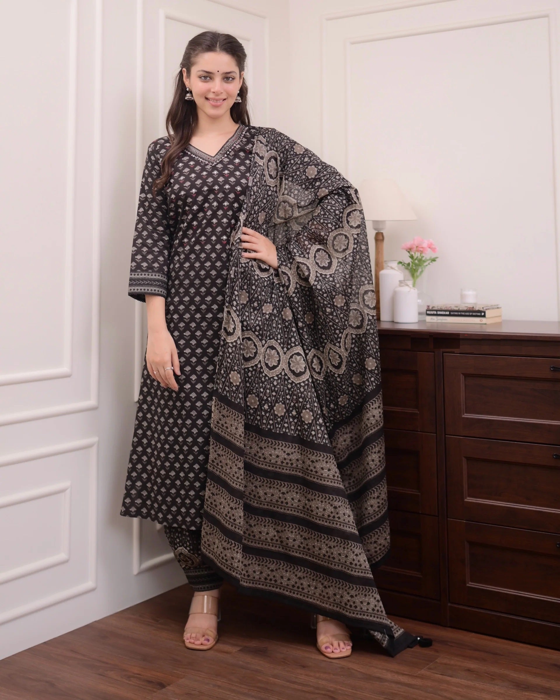 ALVAMI Women Viscose Printed Kurta And Pant Set With Dupatta