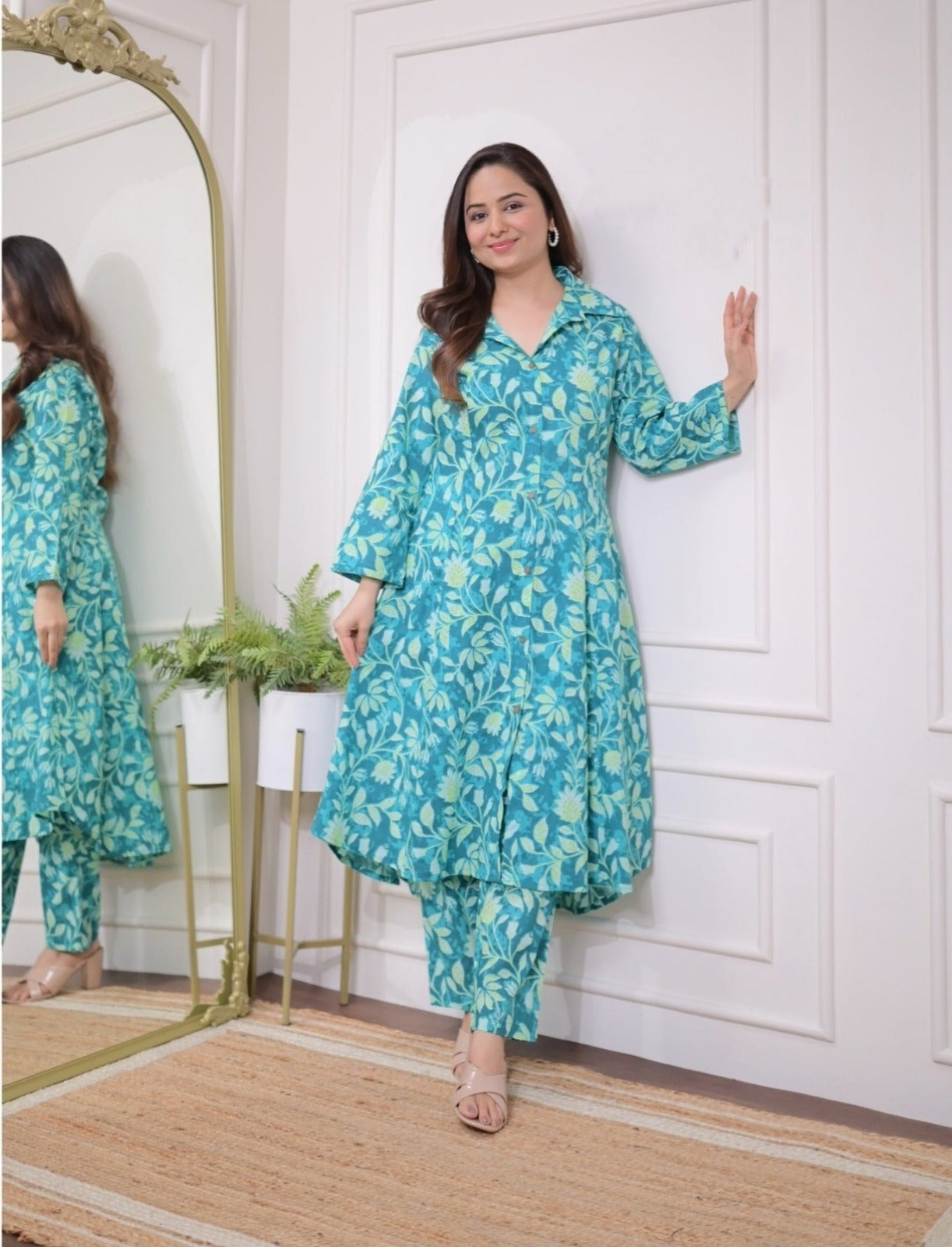 Women Daily Wear Kurta And Pant Set