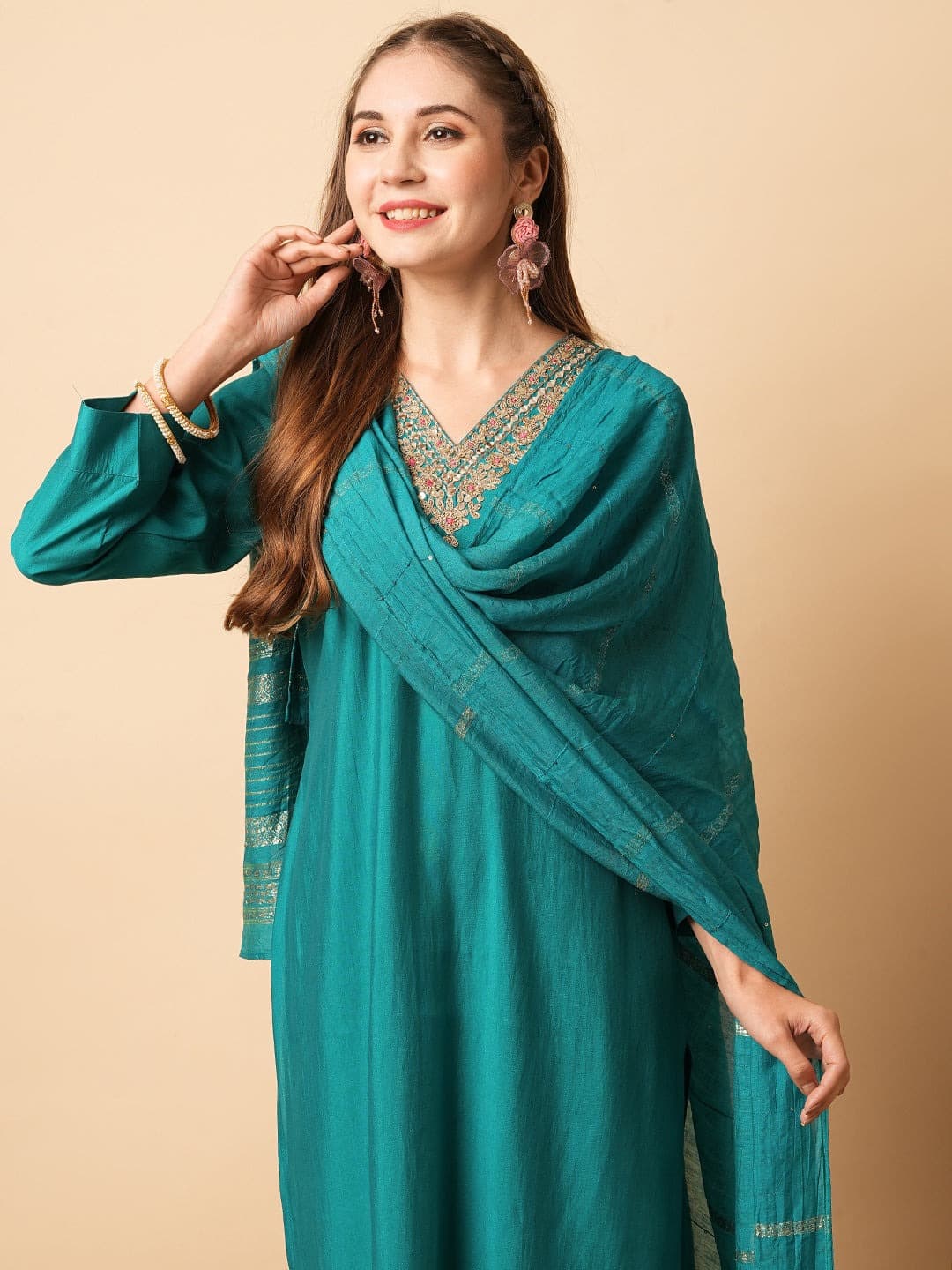 AMAYRA Women Kurta Set With Dupatta