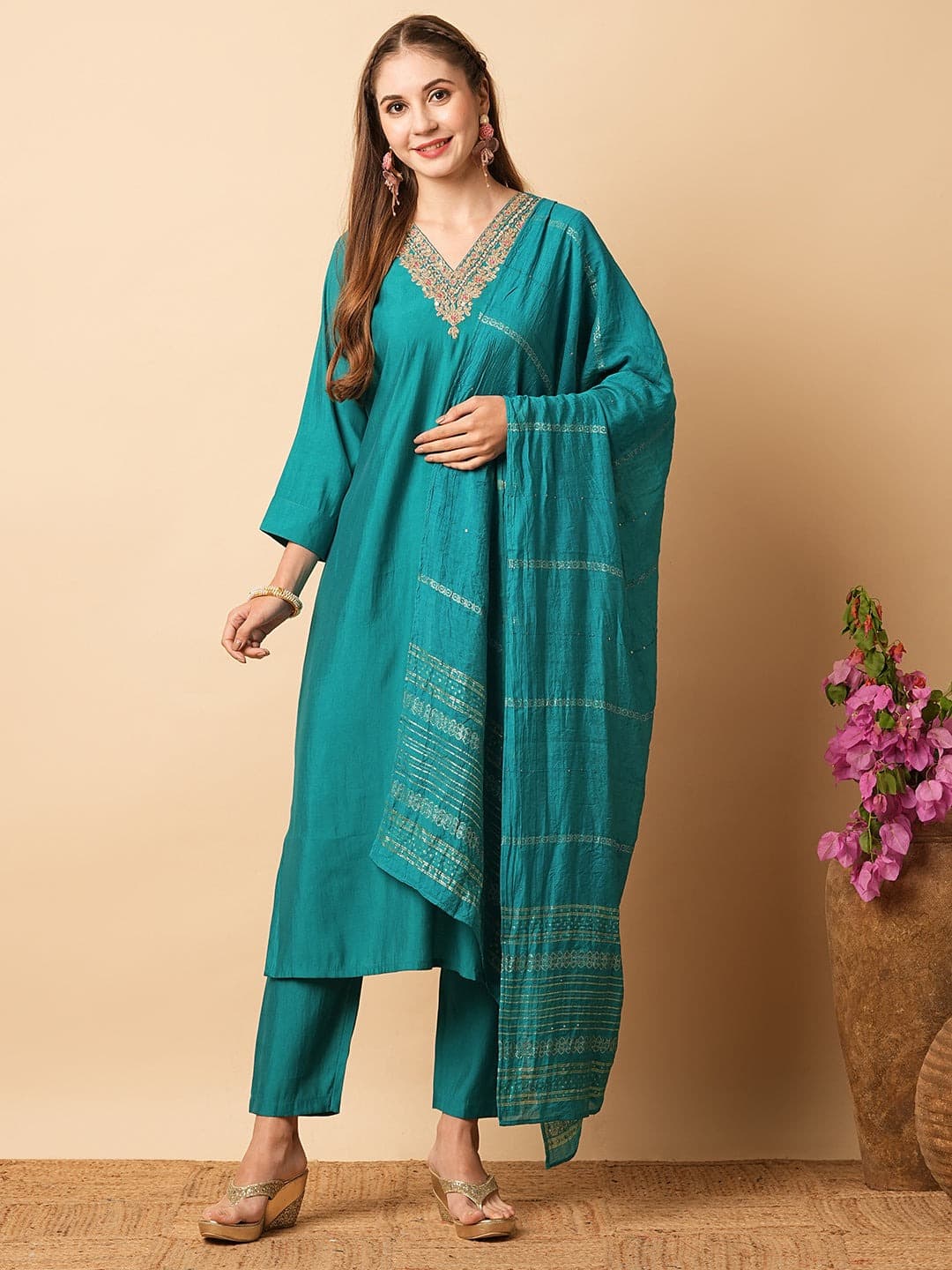 AMAYRA Women Kurta Set With Dupatta