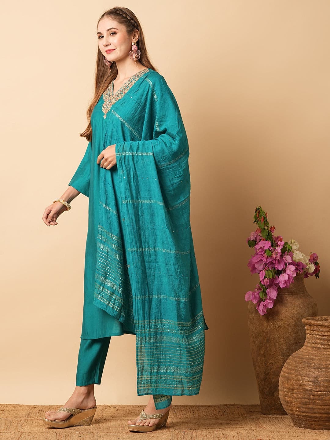 AMAYRA Women Kurta Set With Dupatta