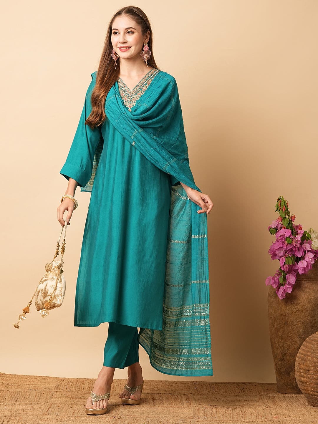 AMAYRA Women Kurta Set With Dupatta