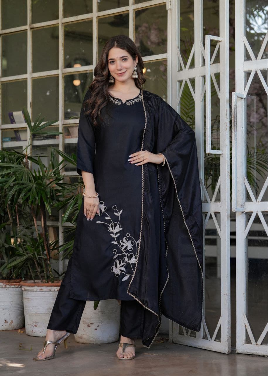 Women Viscose Rayon Kurta Set With Dupatta