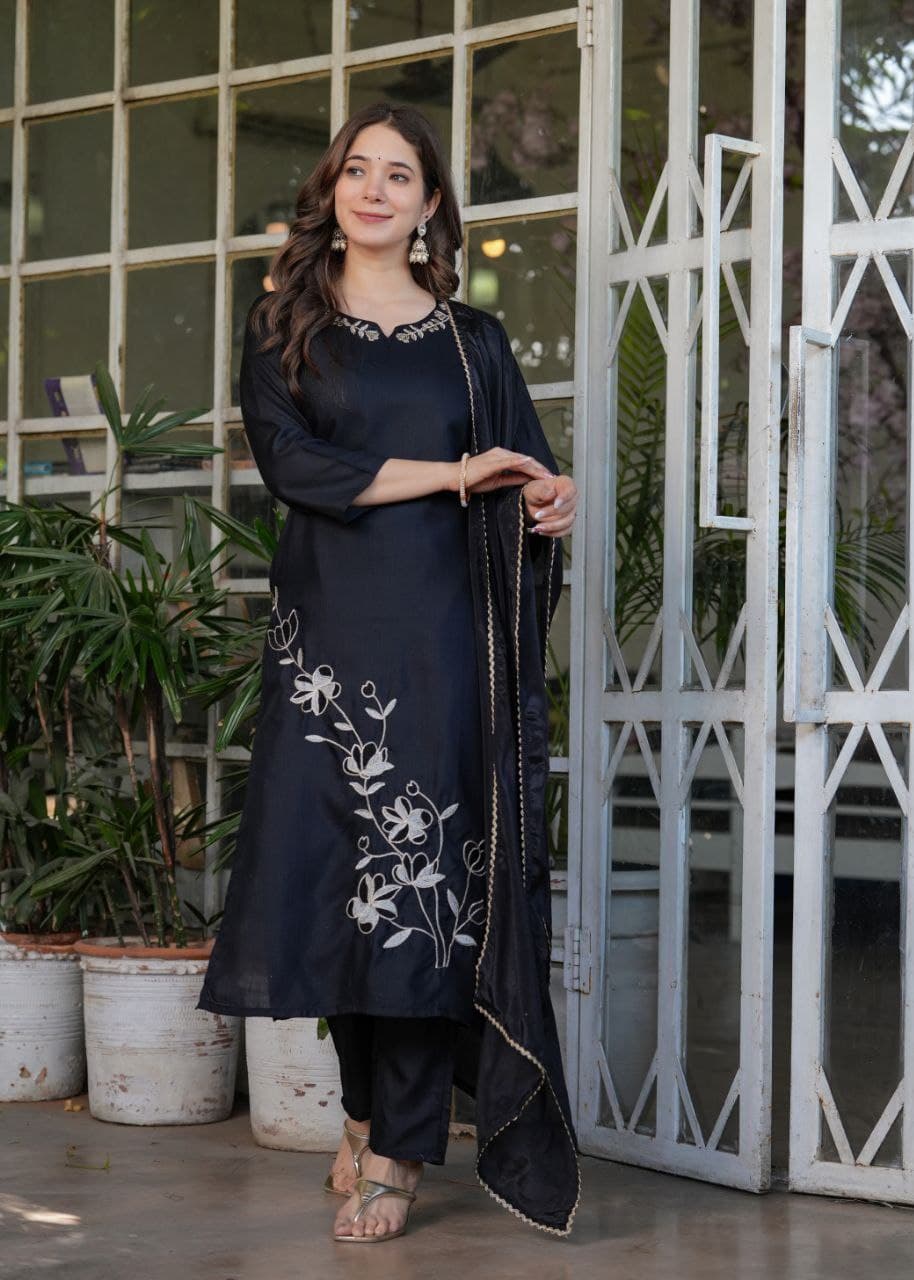 Women Viscose Rayon Kurta Set With Dupatta