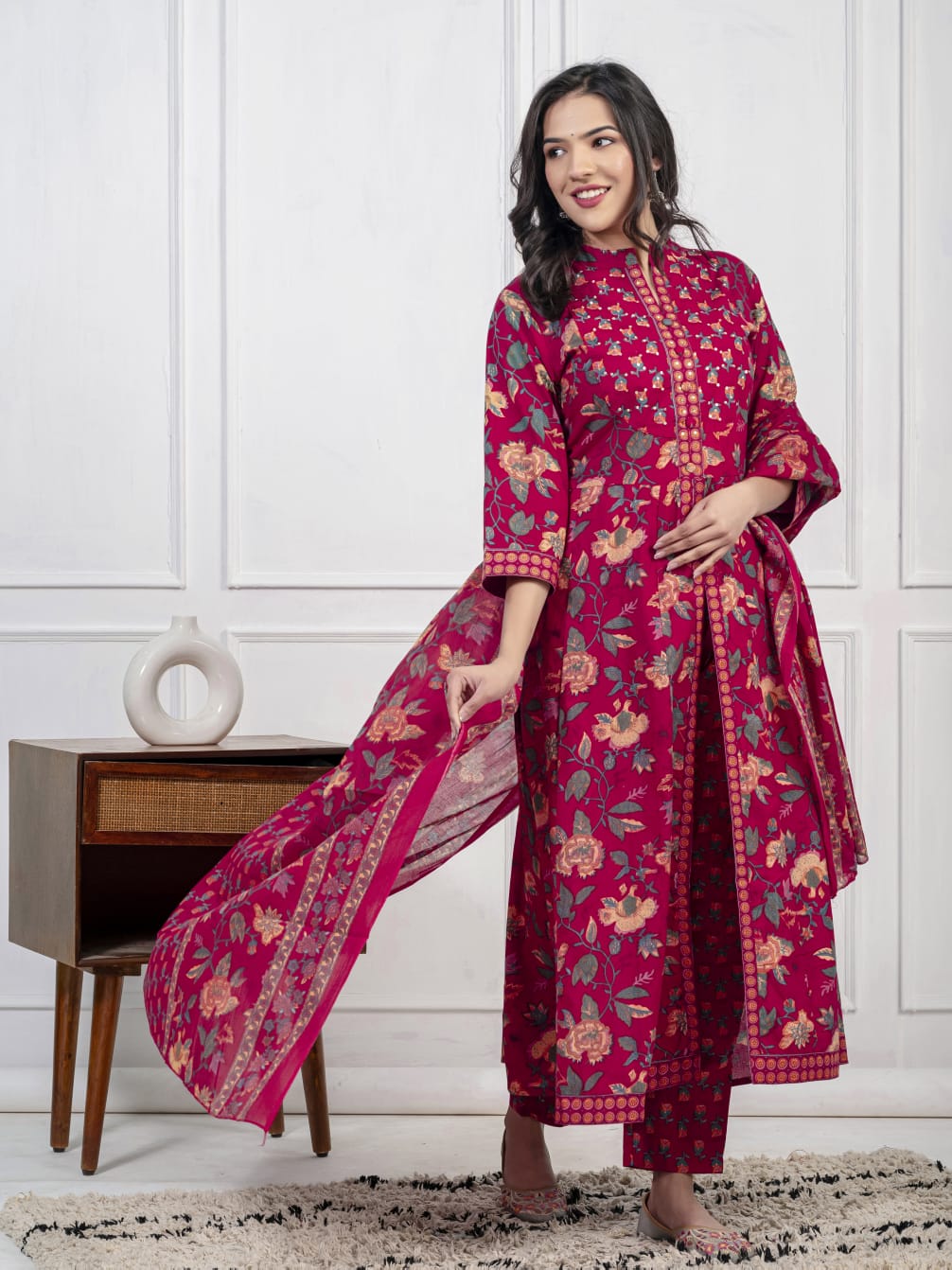 Women Light Weight And Breathable Cotton Kurta Set