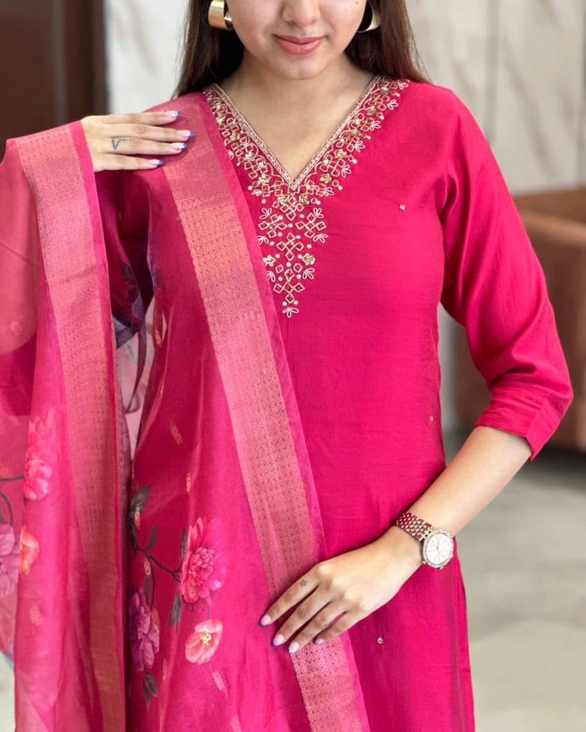 Women Viscose Chanderi Kurta Set With Dupatta