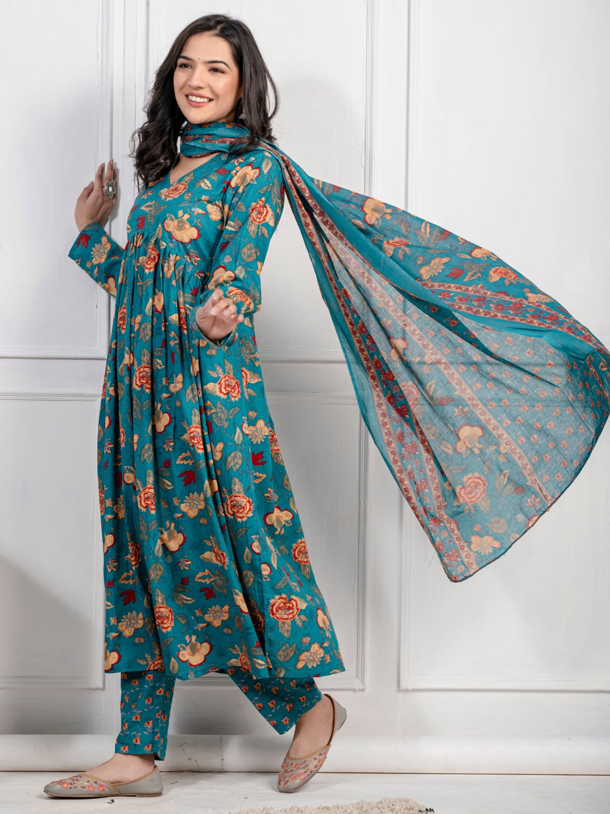 Women Light Weight And Breathable Cotton Kurta Set